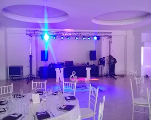 FIESTAS SONIDO LUCES DJ TARIMAS PANTALLAS ARMENIA QUINDíO