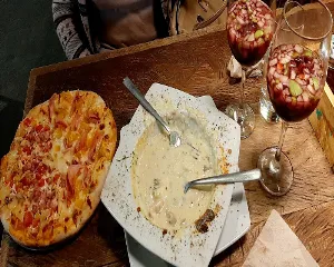 URBAN PIZZERIA ARMENIA