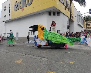 ÉXITO CRISTAL ARMENIA