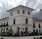 DROGUERIA PARQUE CALDAS