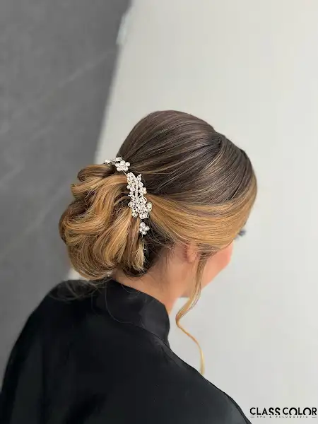 CLASS COLOR PELUQUERIA Y BARBERIA