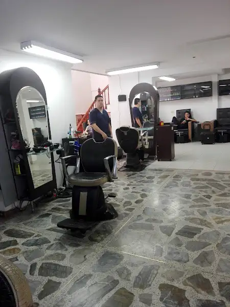 PELUQUERIA ¡NUEVO LOOK!