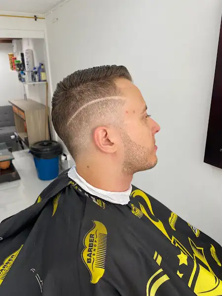 Upper barber cuts Barbería Manizales