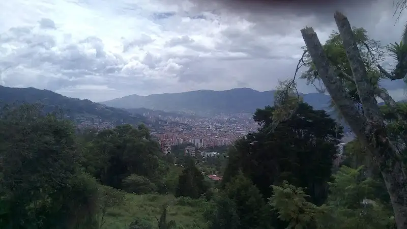 Bonita Salón