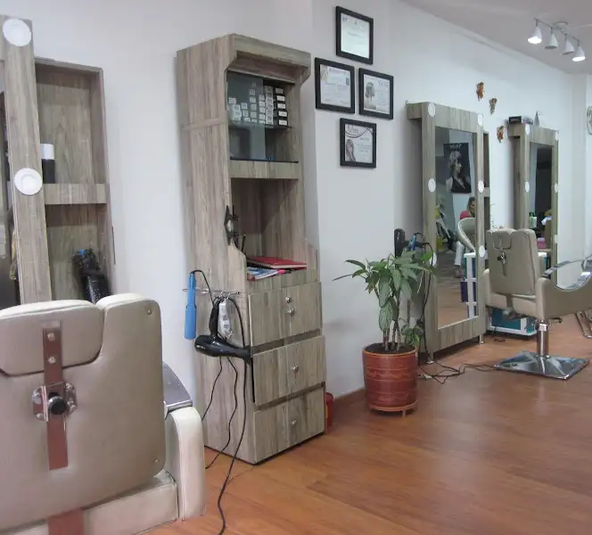 PELUQUERIA YOLI