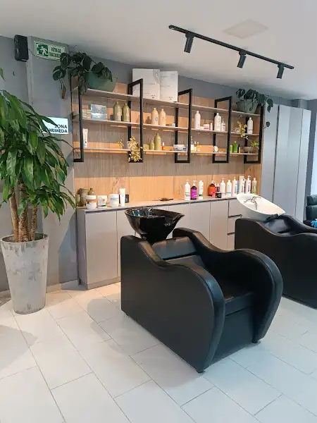 Yuli Diaz Salon